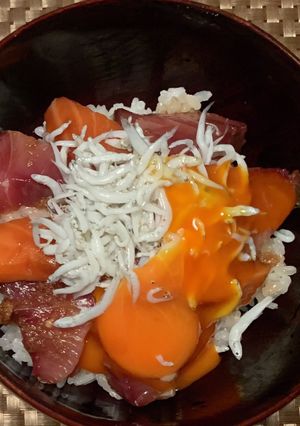 ハマチとサーモン漬け丼-レシピのメイン写真