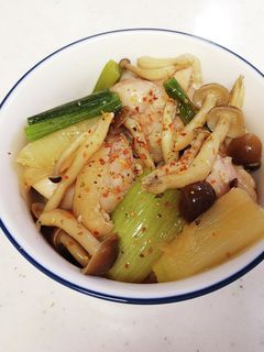 鶏ネギときのこ煮込み七味のせ-レシピのメイン写真