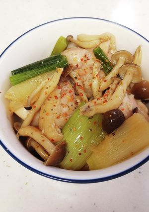 鶏ネギときのこ煮込み七味のせ-レシピのメイン写真