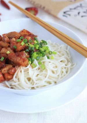 辛味チキンまぜ米線（ライスヌードル）-レシピのメイン写真