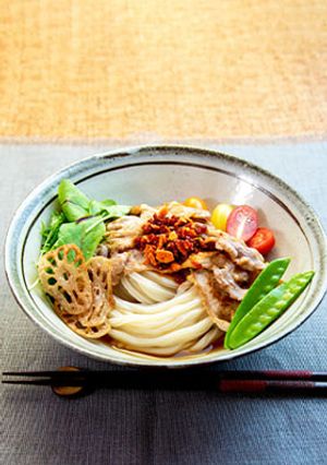 焼きオリーブ豚のピリ辛サラダうどん-レシピのメイン写真