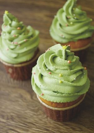 クリスマスツリーカップケーキ-レシピのメイン写真