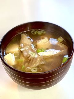 舞茸(きのこ)と豆腐のお味噌汁-レシピのメイン写真