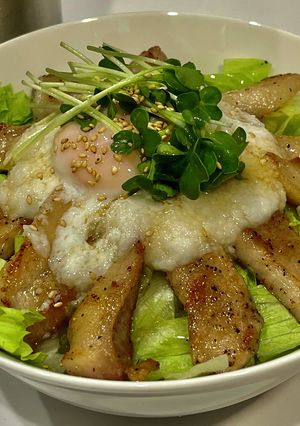 豚トロとろろ丼-レシピのメイン写真
