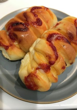 生地に豆腐と卵が入った惣菜パン-レシピのメイン写真
