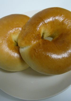 シンプルに!！モチモチプレーンベーグル-レシピのメイン写真