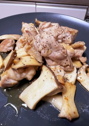 柔らか☆鶏肉とエリンギのバター醤油炒め-レシピのメイン写真