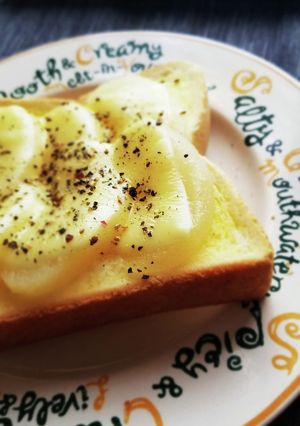 梨のコンポートでチーズトースト-レシピのメイン写真