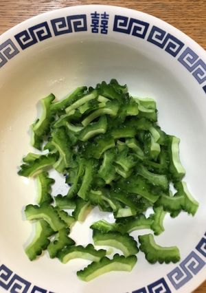 へたくそパパ→高校、老婆ゴーヤの塩もみ-レシピのメイン写真