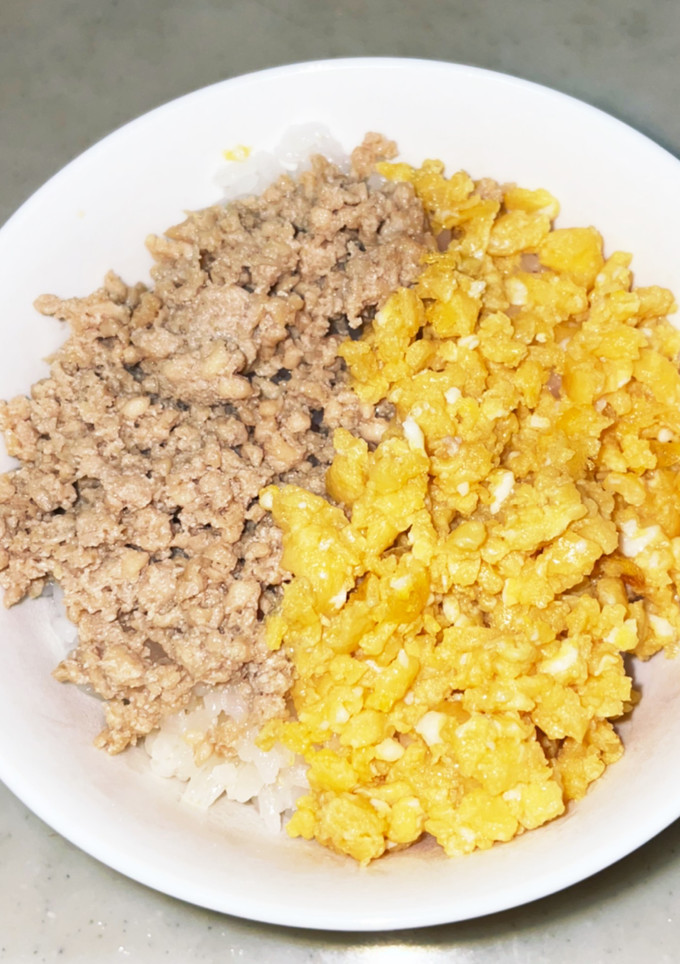 お弁当にも作り置きにも！簡単そぼろ丼-レシピのメイン写真
