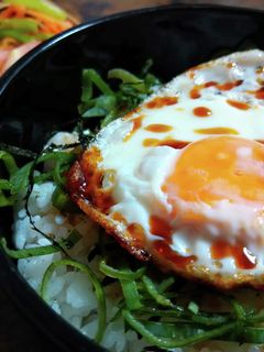 目玉焼き丼-レシピのメイン写真