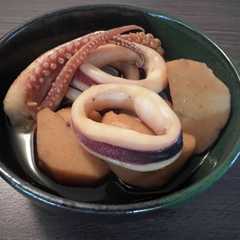 รูปของ イカと里芋の煮物