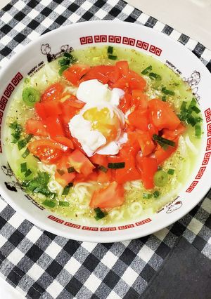 塩ラーメンにトマト-レシピのメイン写真