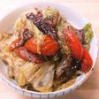 塩辛とプチトマトで作るペペロンキャベツ