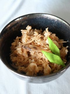 ホタテのヒモとごぼうの炊き込みご飯-レシピのメイン写真