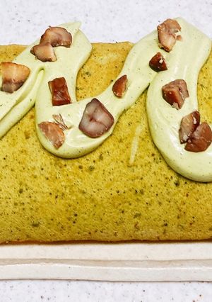 ふわふわ抹茶ロールケーキ☆小豆餡と甘栗♪-レシピのメイン写真