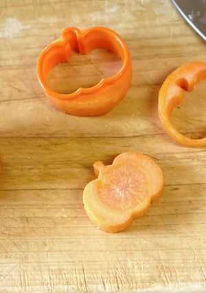 ハロウィンまでは、ポイントに型抜き南瓜-レシピのメイン写真