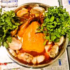 รูปของ 【香港】丸鶏と海鮮のクリスマス鍋【新菜】