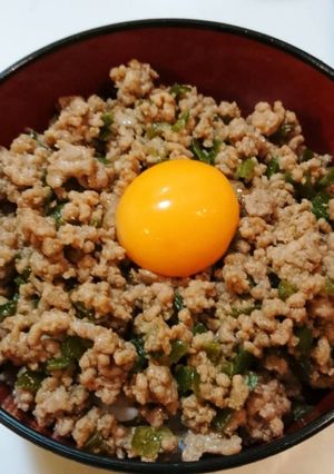簡単！激ウマ！豚ひき肉ピーマンそぼろ丼♪-レシピのメイン写真