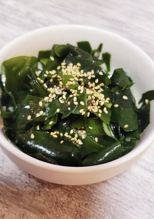 簡単おつまみ～わかめの胡麻油ニンニク和え-レシピのメイン写真