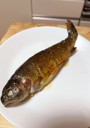 釣り堀で釣ったニジマス☆バター醤油ソテー-レシピのメイン写真
