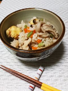 栗入り秋のキノコの炊き込みご飯-レシピのメイン写真