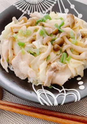 豚バラとキャベツ、しめじのピリ辛塩ダレ丼-レシピのメイン写真