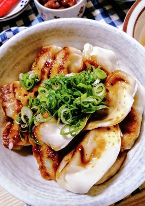 おやぢ的 焼餃子丼 焼肉のタレ仕立て-レシピのメイン写真