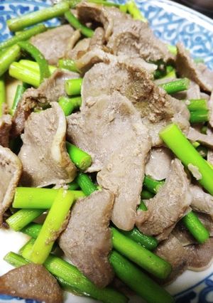 牛タンとにんにくの芽の檸檬炒め-レシピのメイン写真