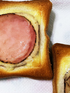 簡単乗っけるだけハムチーズトースト-レシピのメイン写真