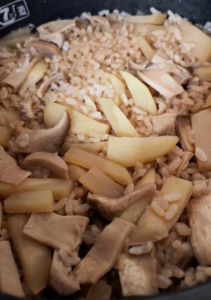 唐揚げ風!?エリンギの炊き込みご飯-レシピのメイン写真