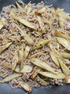 ごぼうとひき肉と糸こんにゃく炒め-レシピのメイン写真