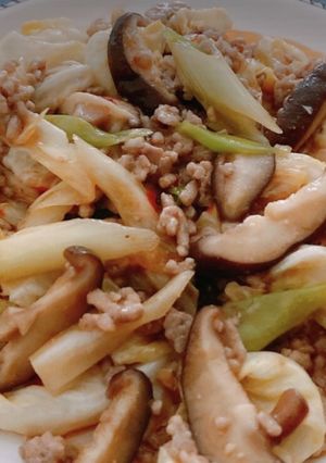 ごはんが進むキャベツ、椎茸、ネギの肉味噌-レシピのメイン写真