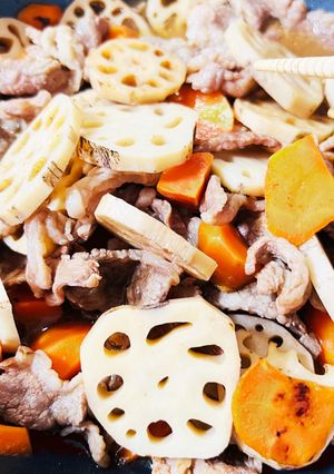 お肉とれんこんの煮物●牛肉·豚肉·鶏肉で-レシピのメイン写真