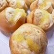 りんごバターを乗せた甘いパン(改)