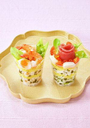 混ぜ込みわかめde彩りカップライス-レシピのメイン写真