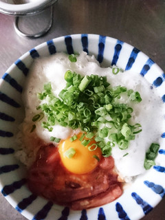 めちゃくちゃ旨い!山芋に塩辛のせただけ-レシピのメイン写真