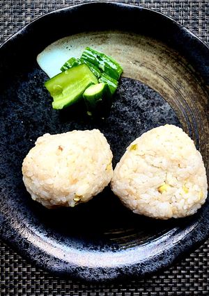 簡単味付け小松菜で栗ご飯おにぎり-レシピのメイン写真