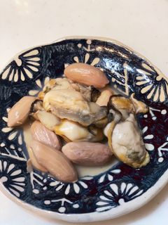 冷凍蒸し牡蠣と茹で落花生の酒蒸し-レシピのメイン写真