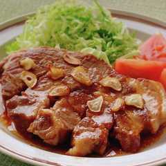 รูปของ 豚肉でがっつりステーキ♡基本のトンテキ