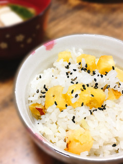 ほっくほく!塩麹で炊くさつまいもご飯-レシピのメイン写真