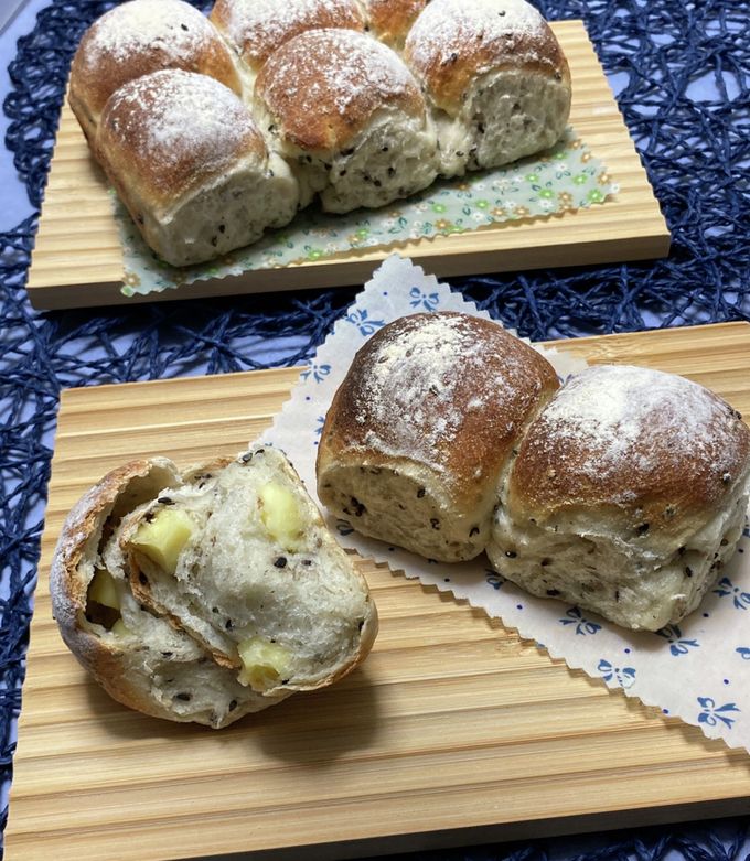 黒ごまチーズの米粉ちぎりパン-レシピのメイン写真