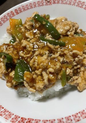 鶏ムネひき肉とピーマンのあんかけ炒め丼-レシピのメイン写真