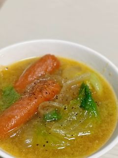 レタスとチーズのオニオンスープ-レシピのメイン写真