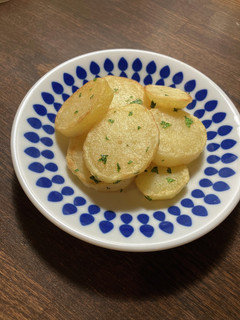 シンプルだけど美味しい♪じゃがいもソテー-レシピのメイン写真