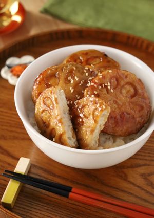 マヨでしっとり！甘酢レンコンつくね丼-レシピのメイン写真