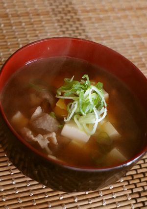 サツマイモと豚肉の味噌汁-レシピのメイン写真