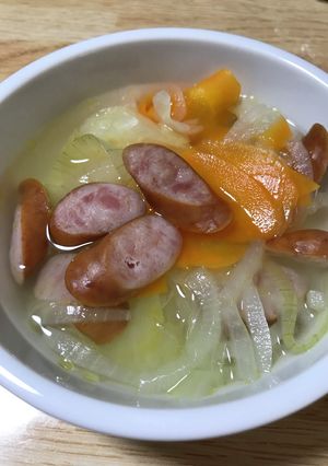 簡単　塩だけ　ソーセージの　野菜スープ-レシピのメイン写真