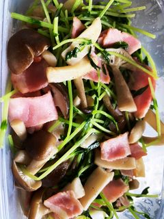 豆苗とベーコンとしめじのバター炒め-レシピのメイン写真