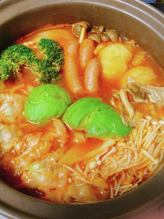 枝豆とチーズのワンタン入りトマト鍋-レシピのメイン写真